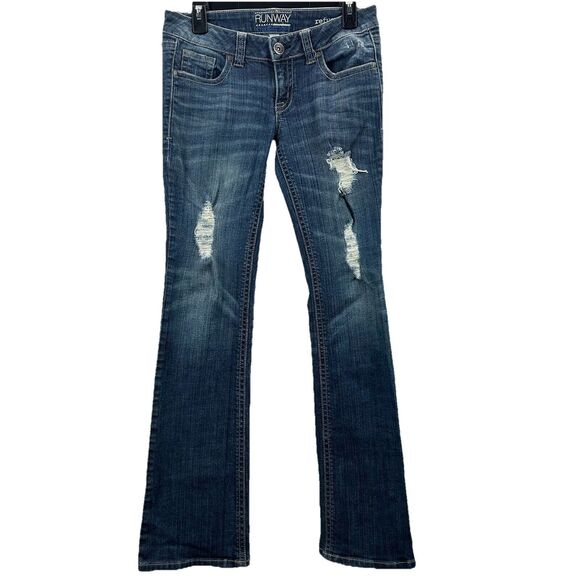 REFUGE RUNWAY Jeans 4R Everyday Boot Low Rise Distressed Whiskered Casual - Picture 1 of 16
